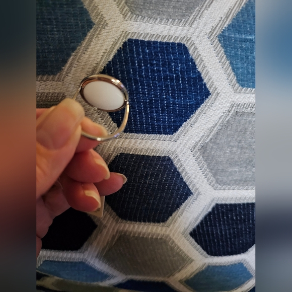 Calvin Klien Ring Round Silver And White Stone - Picture 6 of 7